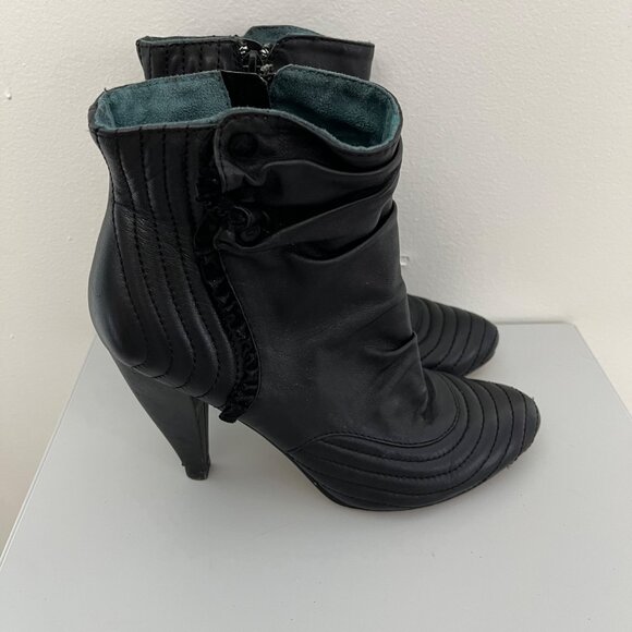 Seychelles‎ Banjo Black Leather Bootie Side Zip SZ 7.5 - Picture 1 of 5